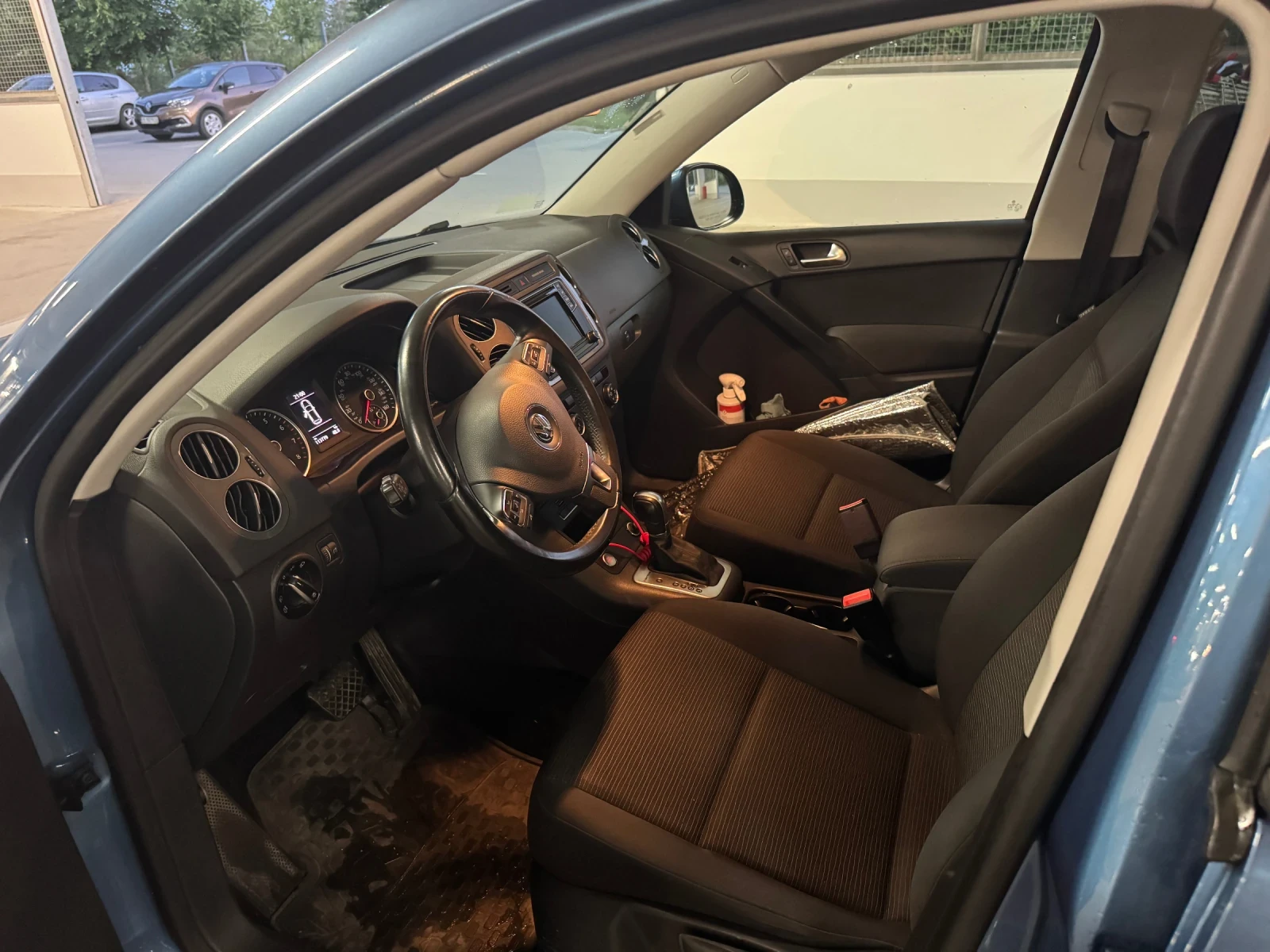 VW Tiguan 2.0 tsi , снимка 7 - Автомобили и джипове - 54826626