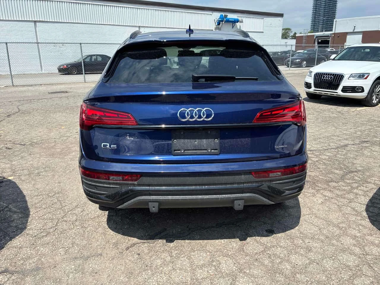 Audi Q5  | PROGRESSIV | DISTRONIC | PANO | 2 КЛЮЧА , снимка 4 - Автомобили и джипове - 54902085