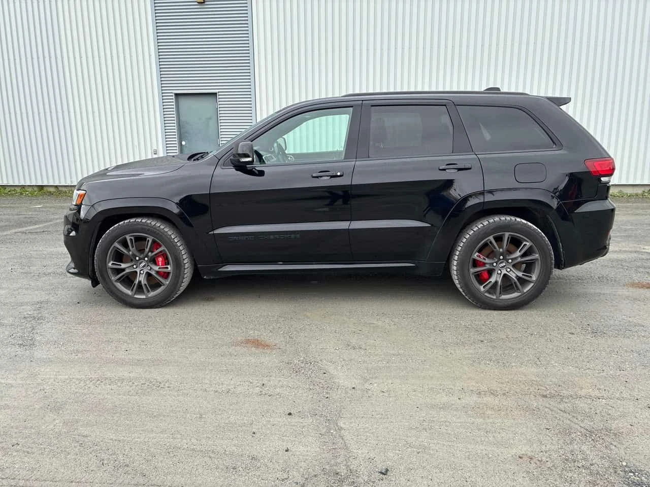 Jeep Grand cherokee SRT  CARFAX, снимка 2 - Автомобили и джипове - 54946506