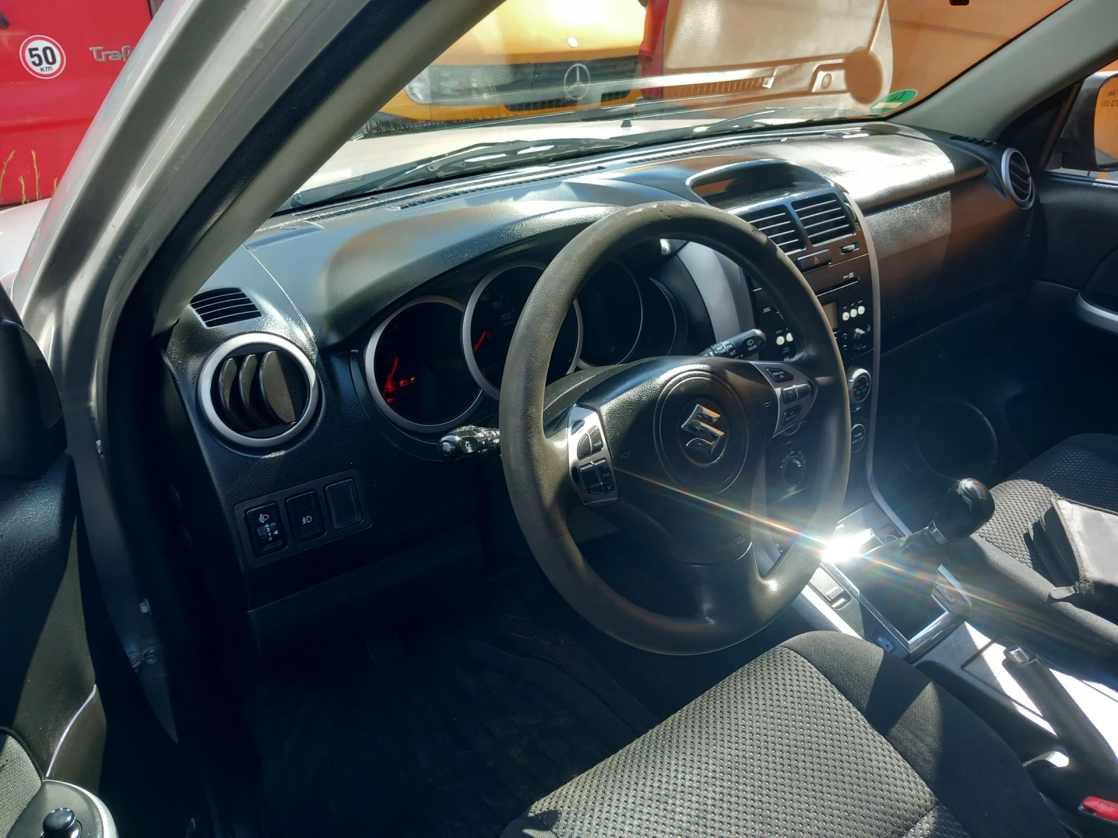 Suzuki Grand vitara 4x4 , clima, снимка 3 - Автомобили и джипове - 54953946