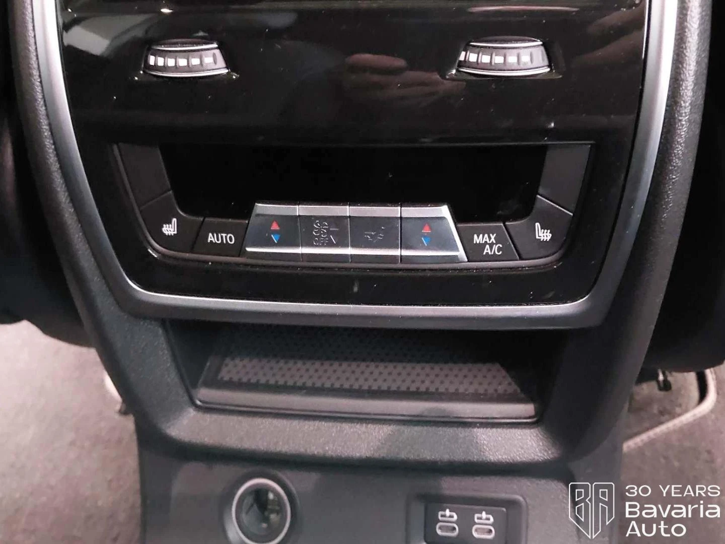 BMW X7 40d xDrive M Spot Paket Sportautomatic, снимка 15 - Автомобили и джипове - 54970131