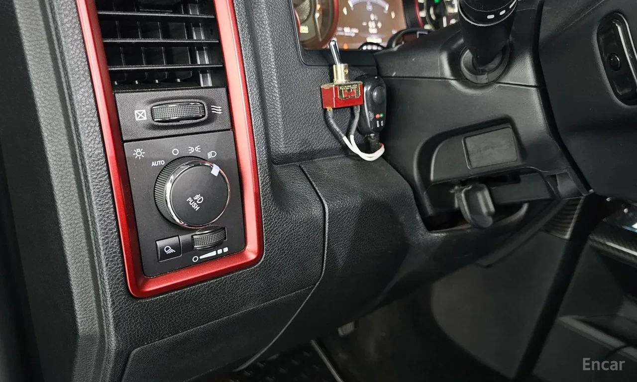 Dodge RAM 1500 5.7* Crew Cab* ПОДГРЕВ* ОБДУХ* ЛИЗИНГ, снимка 10 - Автомобили и джипове - 55706404