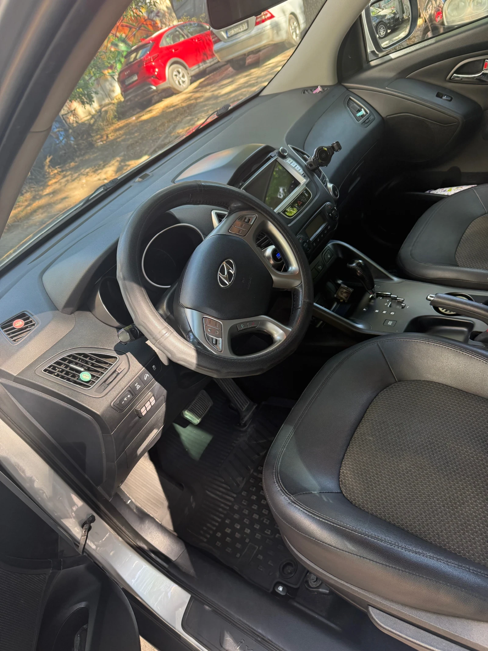 Hyundai IX35, снимка 8 - Автомобили и джипове - 56009778