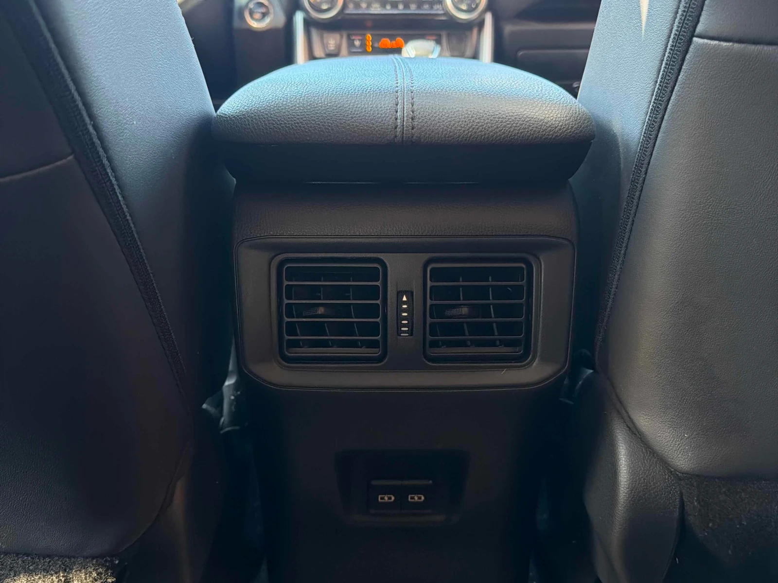 Toyota Rav4 Hybrid Limited AWD | CARFAX | АВТОФИНАНСИРАНЕ, снимка 11 - Автомобили и джипове - 56045977