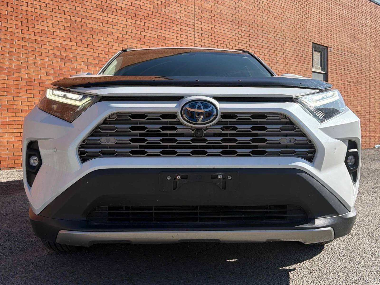 Toyota Rav4 Hybrid Limited AWD | CARFAX | АВТОФИНАНСИРАНЕ, снимка 2 - Автомобили и джипове - 56045977