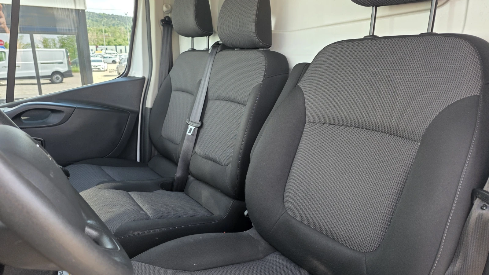 Renault Trafic 2.0dCi/120к.с./L2H1, снимка 16 - Бусове и автобуси - 54621038