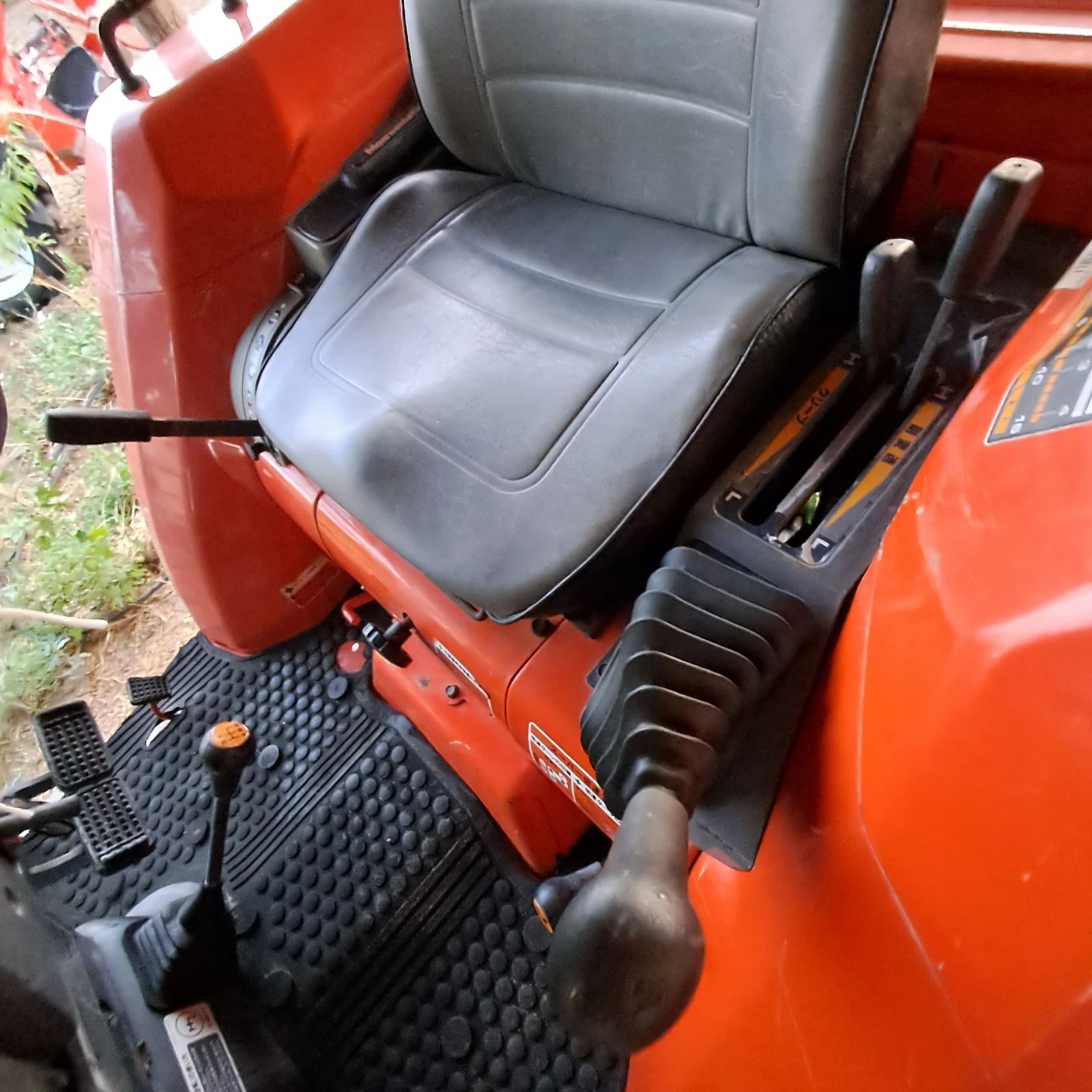 Трактор Kubota GL 220 с фреза и плуг  - изображение 5