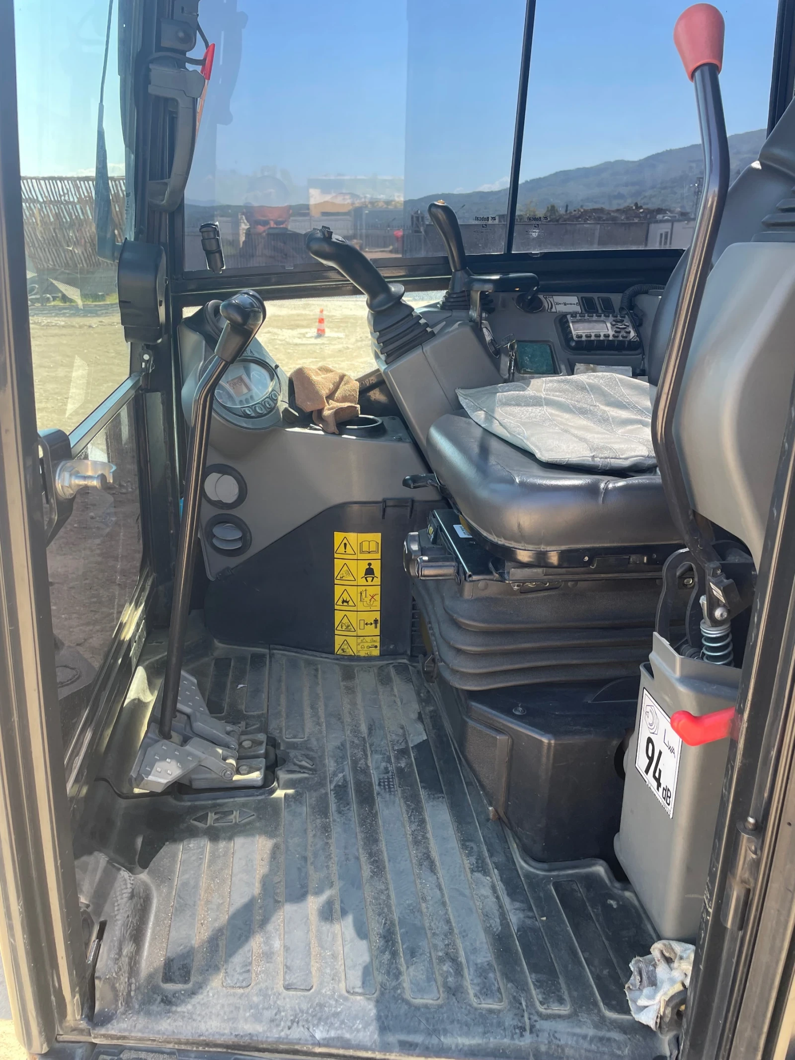 Багер Bobcat E35z, снимка 6 - Индустриална техника - 54244814