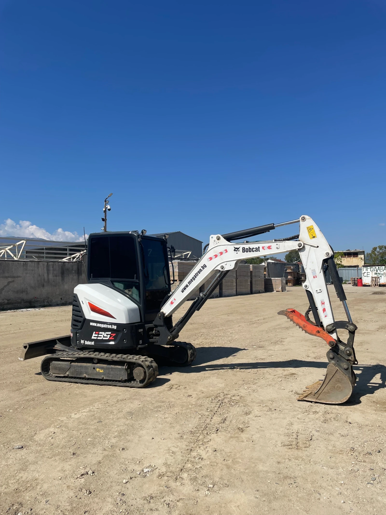 Багер Bobcat E35z