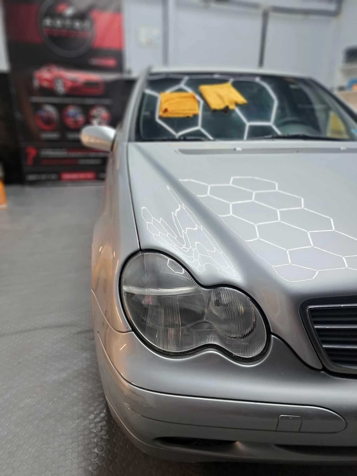        .  .   ,  | Mobile.bg   12