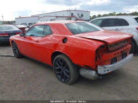 Обява за продажба на Dodge Challenger SXT ~33 999 лв. - изображение 2