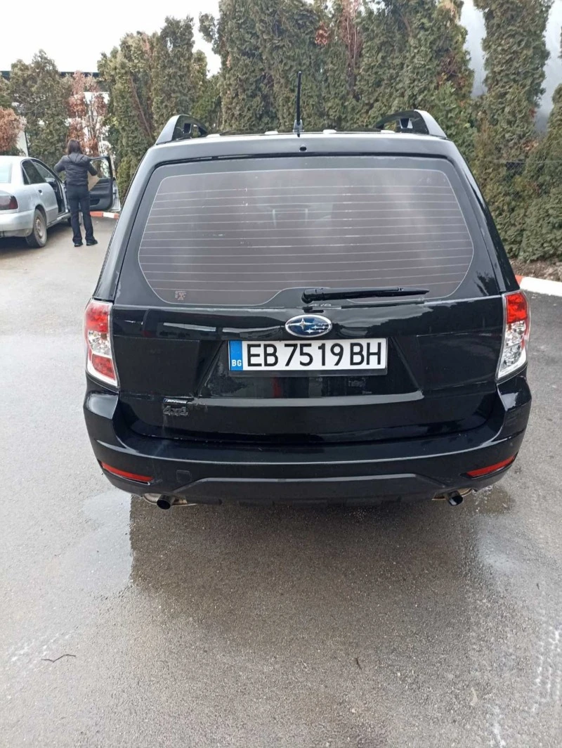 Subaru Forester 2.0 LPG, снимка 4 - Автомобили и джипове - 44163386