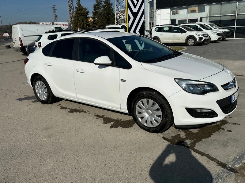 Opel Astra 1.6 CDTI, снимка 6 - Автомобили и джипове - 49029029