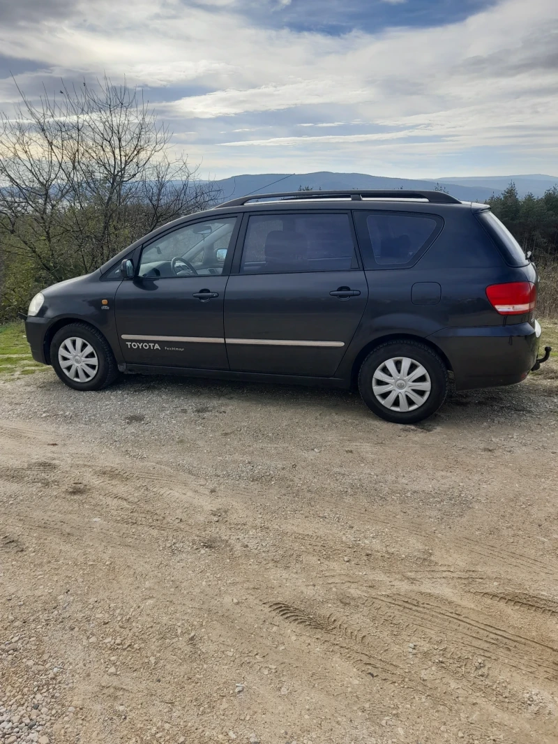 Toyota Avensis verso 2.0тд, снимка 3 - Автомобили и джипове - 52909851