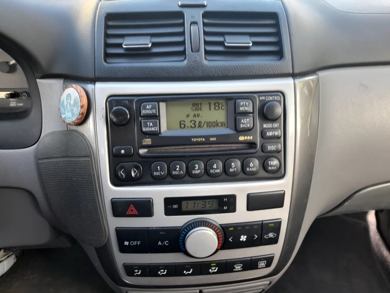 Toyota Avensis verso 2.0тд, снимка 6 - Автомобили и джипове - 52909851