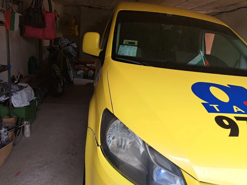 VW Caddy, снимка 4 - Автомобили и джипове - 52520350