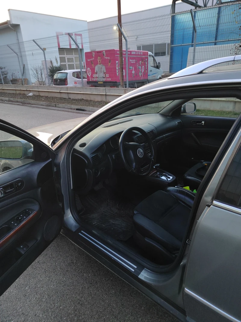 VW Passat 1.9 131 automat, снимка 8 - Автомобили и джипове - 52858912
