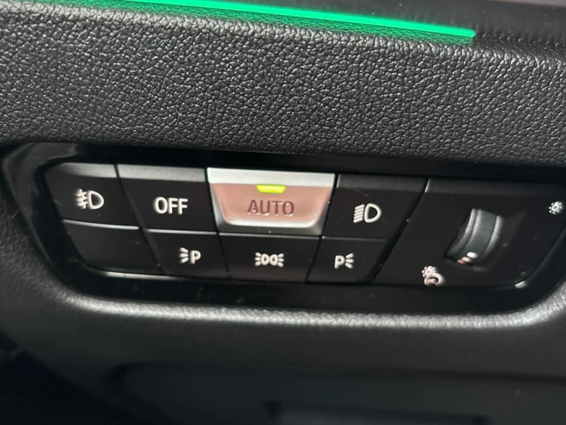 BMW 330 * 330i xDrive * CARFAX * ЦЕНА ДО БГ, снимка 11 - Автомобили и джипове - 53213695