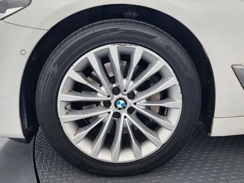 BMW 530 I xDrive M Sports Plus, снимка 5 - Автомобили и джипове - 55132504