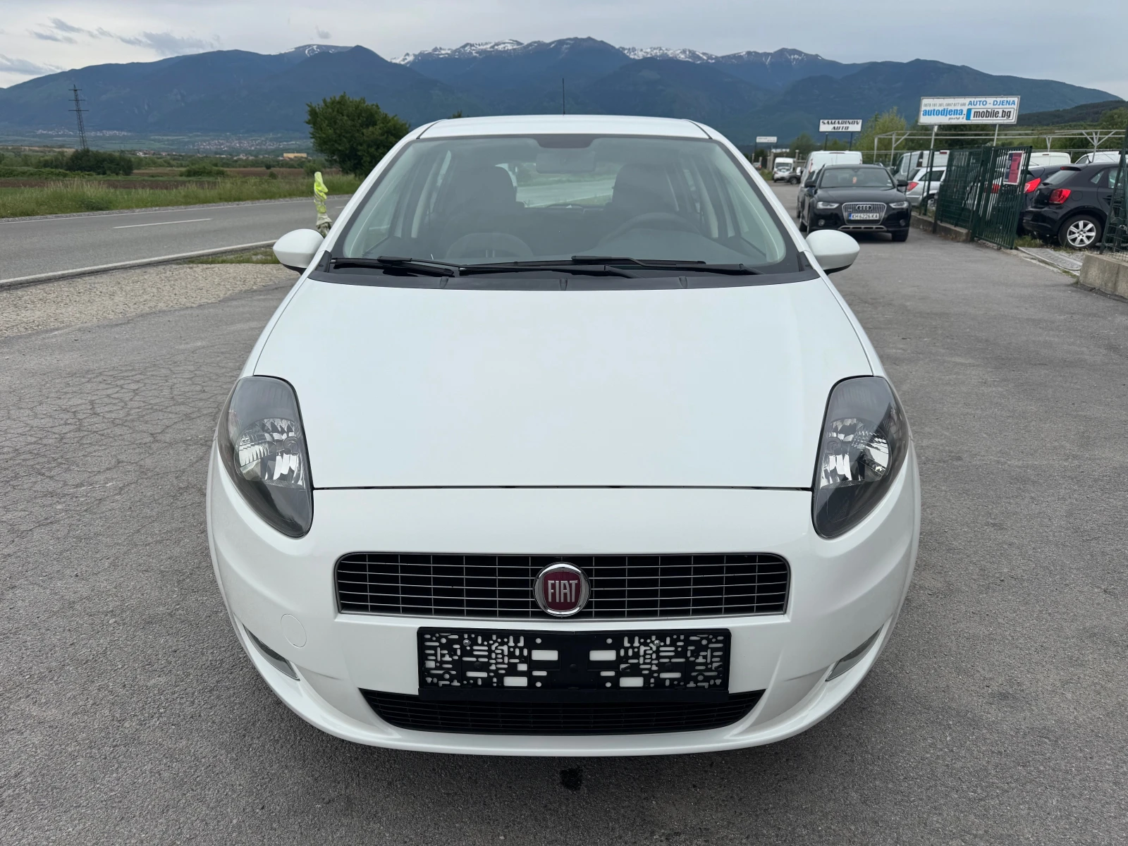 Fiat Punto Grande 1.2i - изображение 2