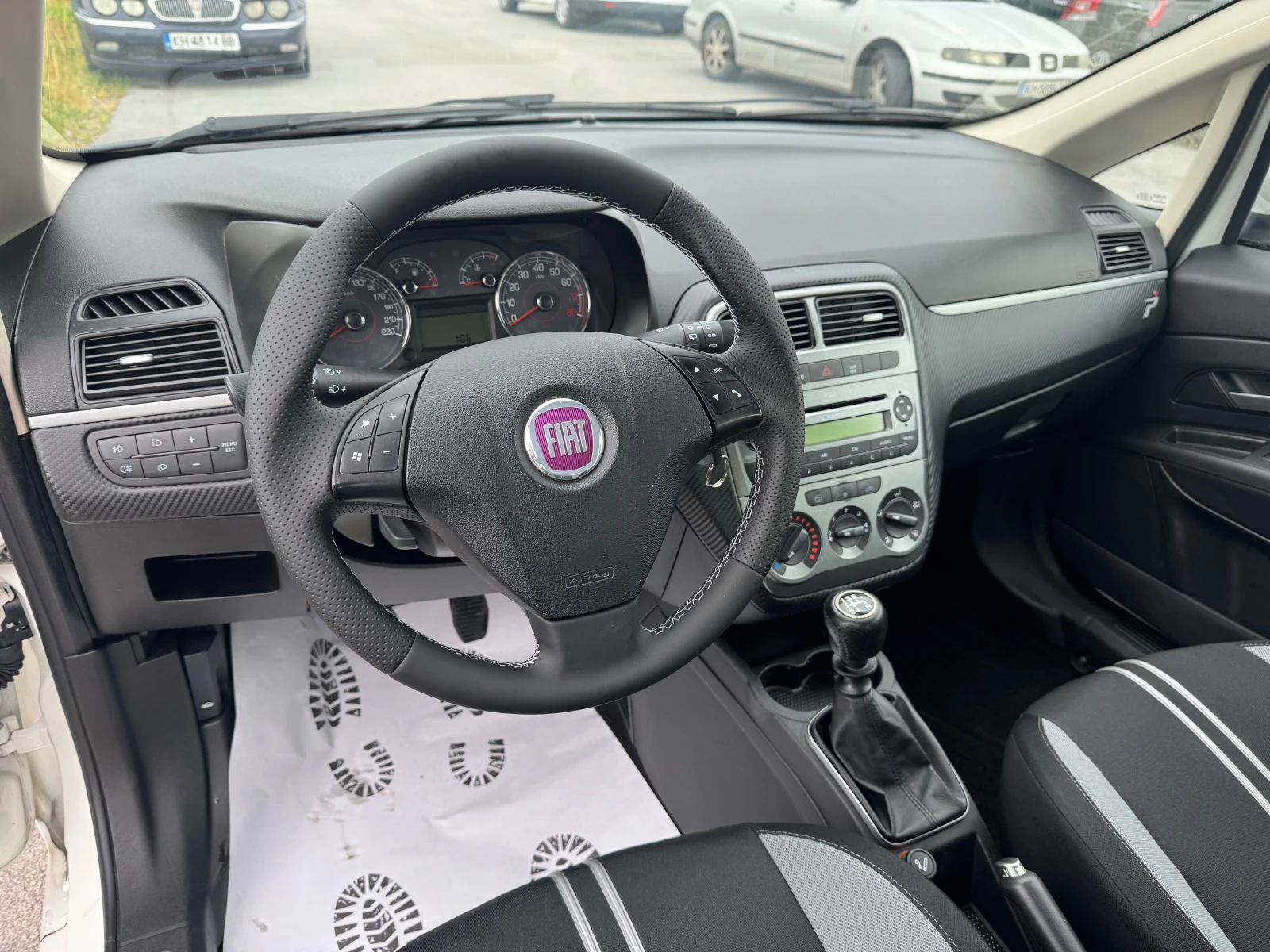 Fiat Punto Grande 1.2i - изображение 9