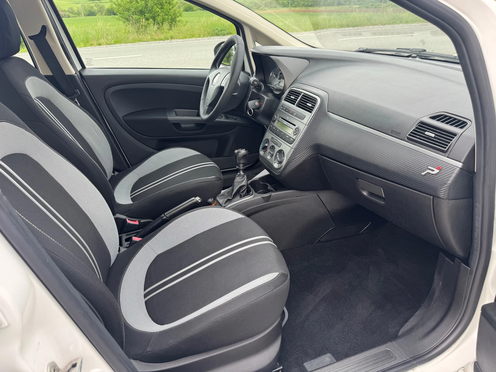 Fiat Punto Grande 1.2i - изображение 10