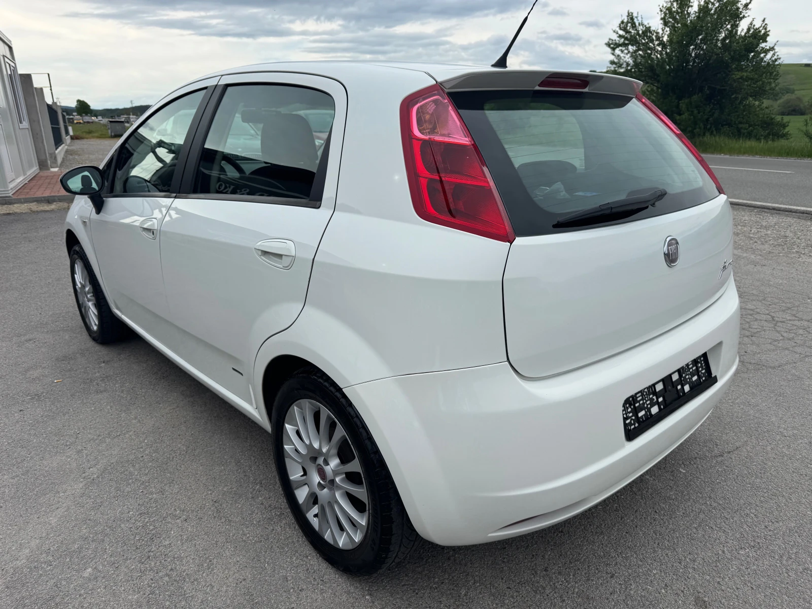 Fiat Punto Grande 1.2i - изображение 4