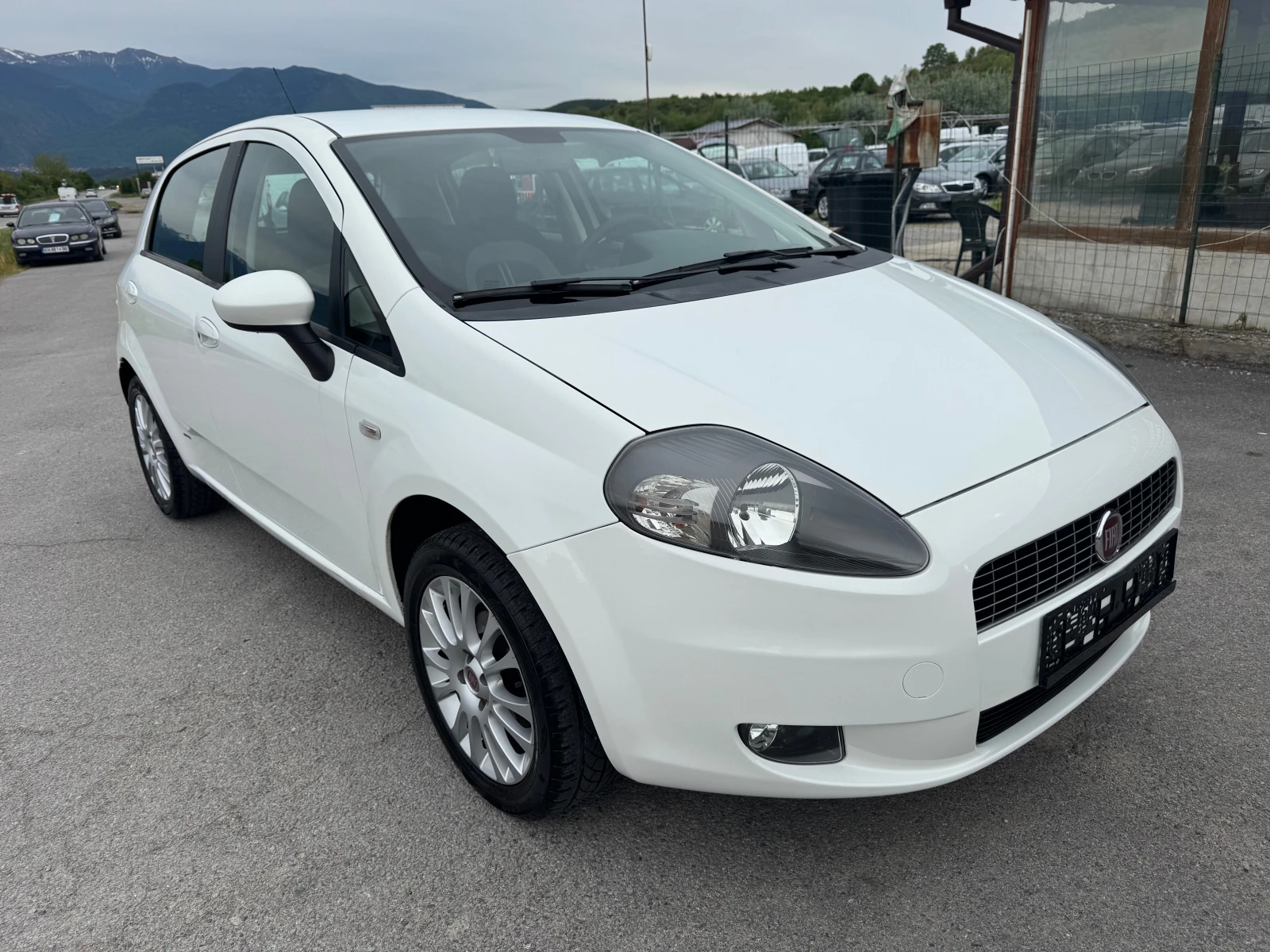 Fiat Punto Grande 1.2i - изображение 3