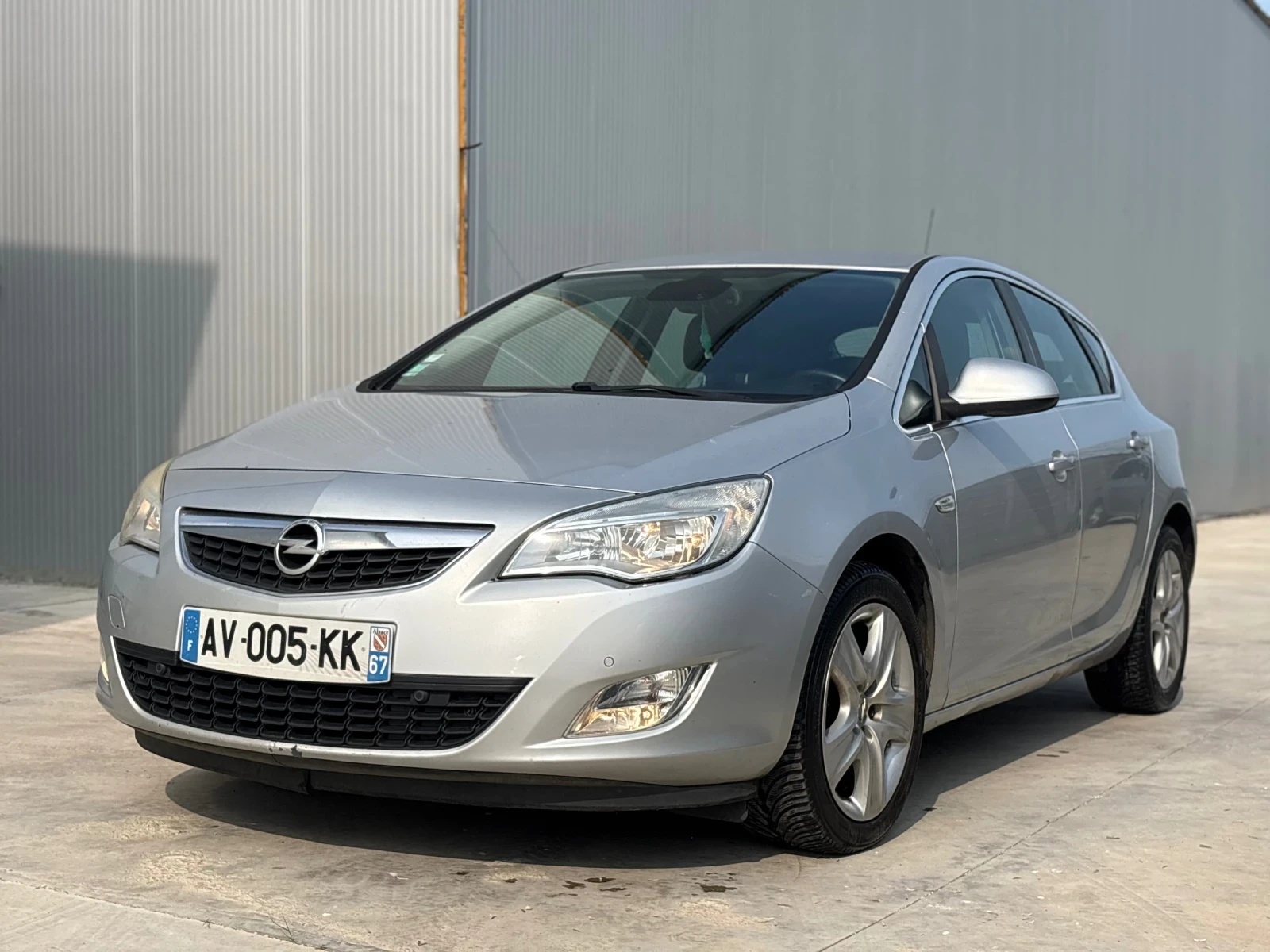 Opel Astra J 1.7 CDTi* Пълна история* 2 чифта джанти гуми - изображение 2
