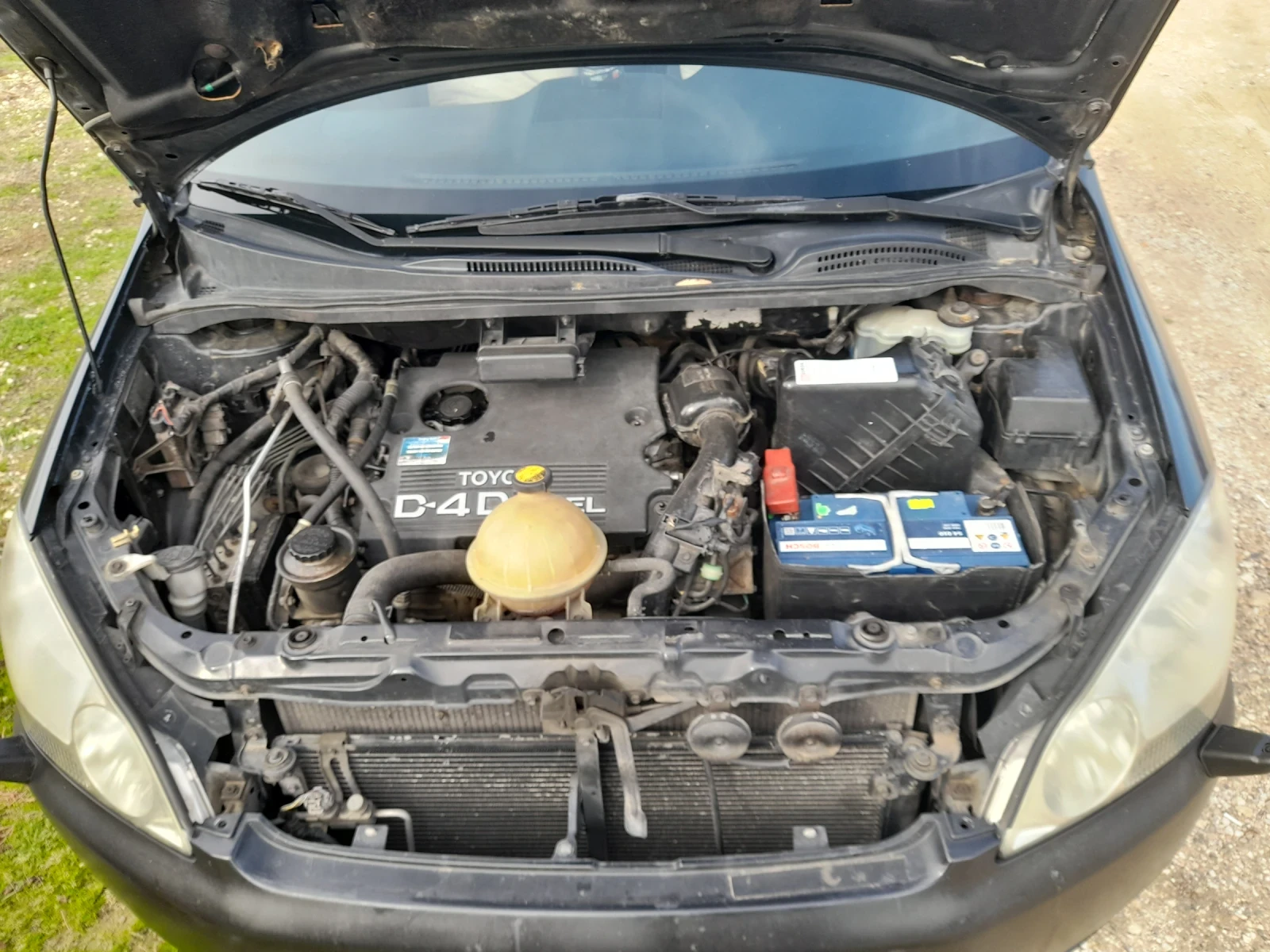 Toyota Avensis verso 2.0тд - изображение 5