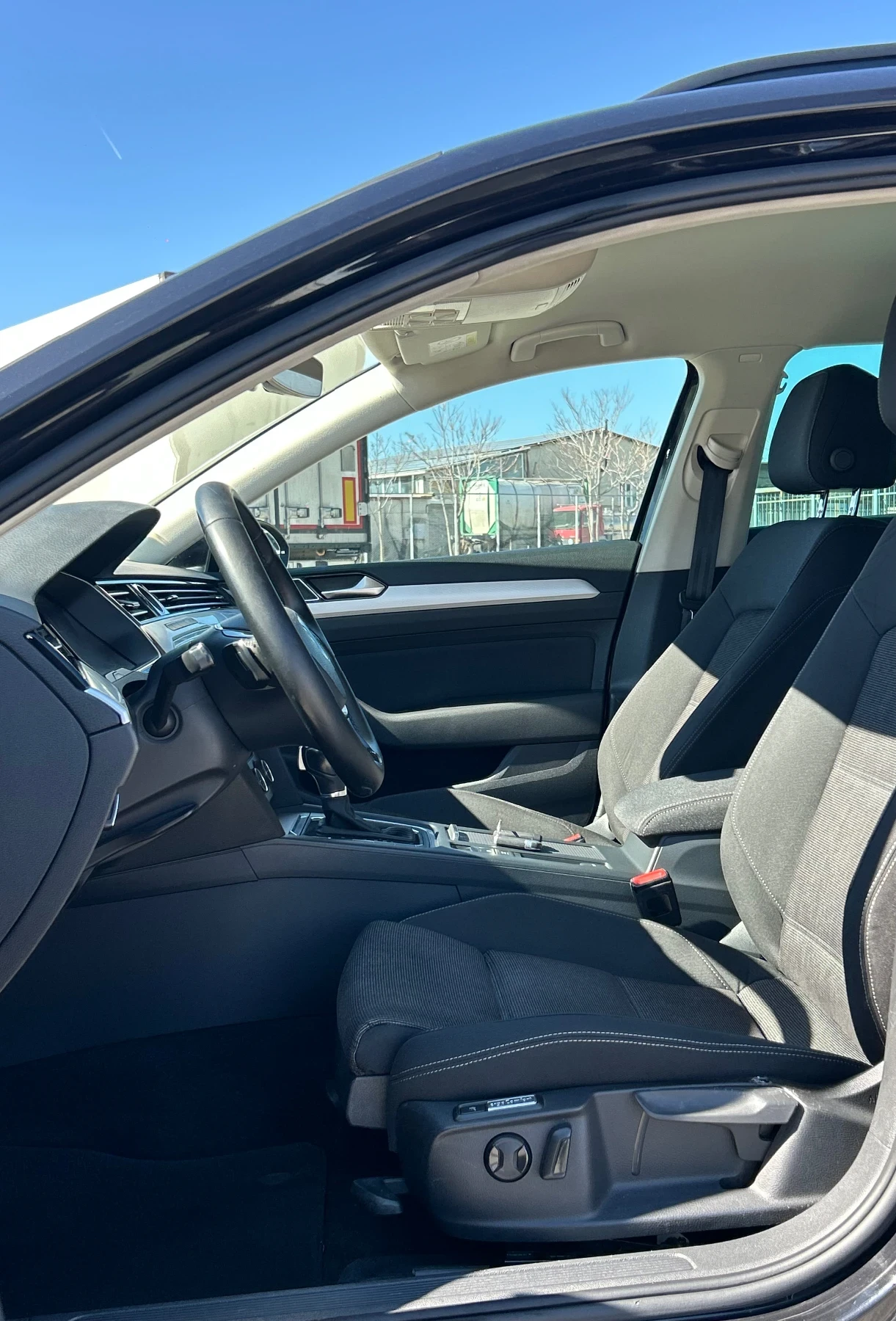 VW Passat 2.0 TDI 150ps DSG Digital LED, снимка 12 - Автомобили и джипове - 53788925