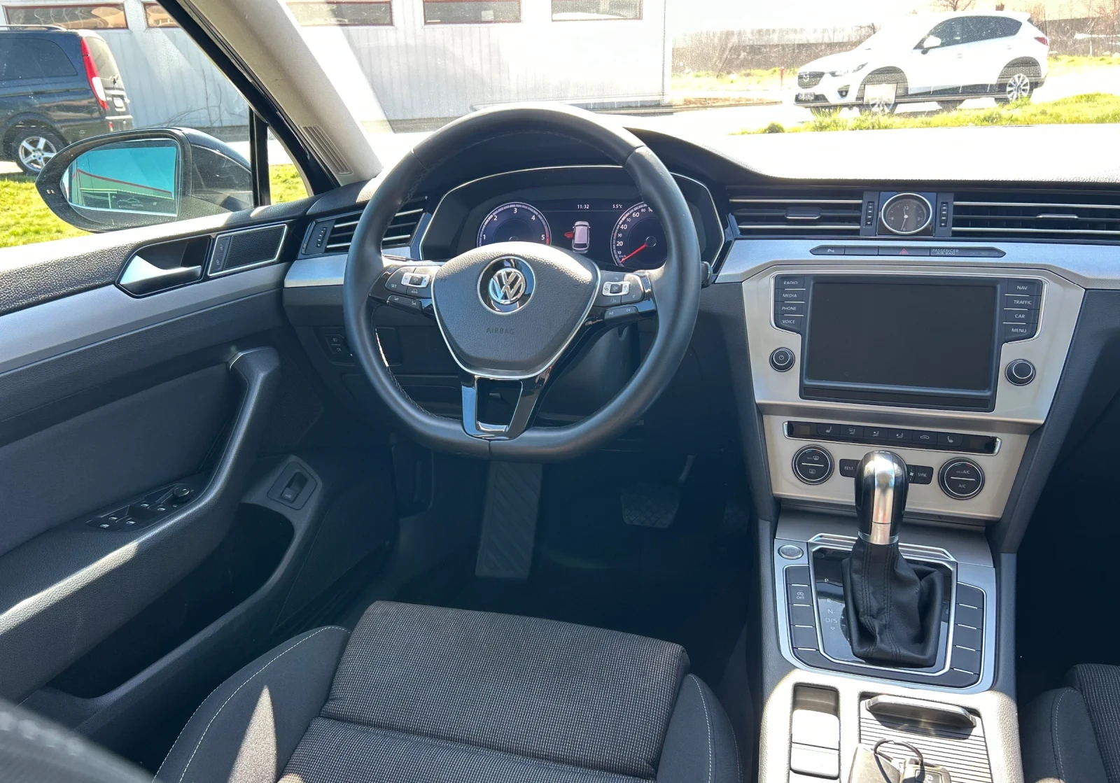 VW Passat 2.0 TDI 150ps DSG Digital LED, снимка 13 - Автомобили и джипове - 53788925