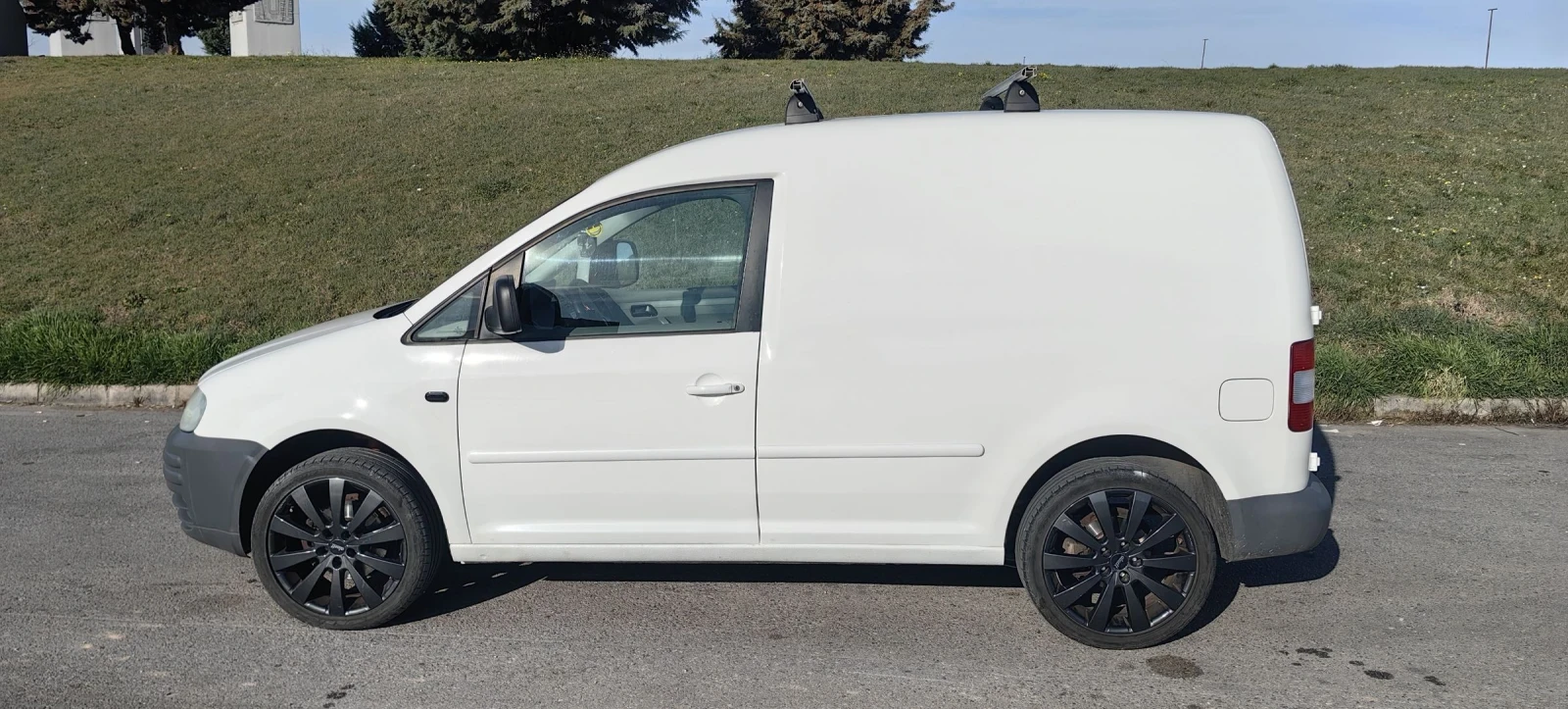 VW Caddy Gen. 3, снимка 5 - Автомобили и джипове - 53845386
