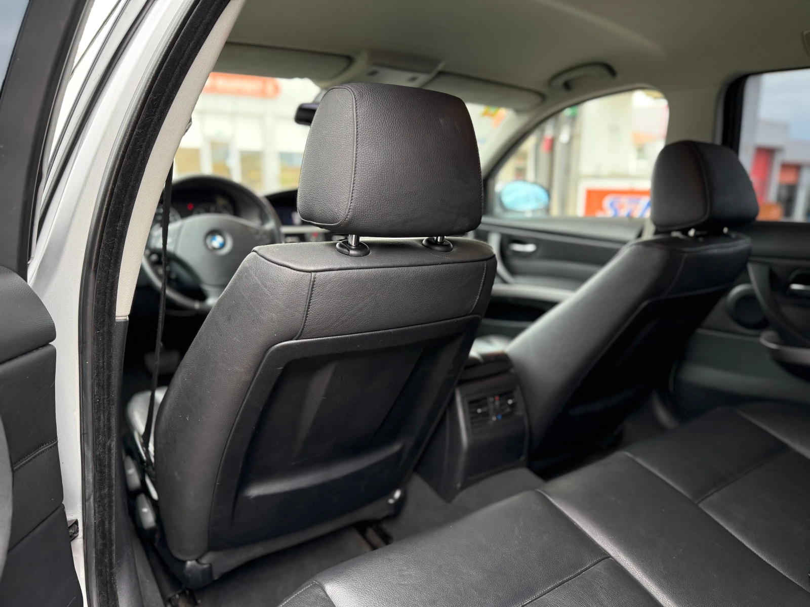 BMW 320 Navi/CarPlay/Auto, снимка 12 - Автомобили и джипове - 53903967