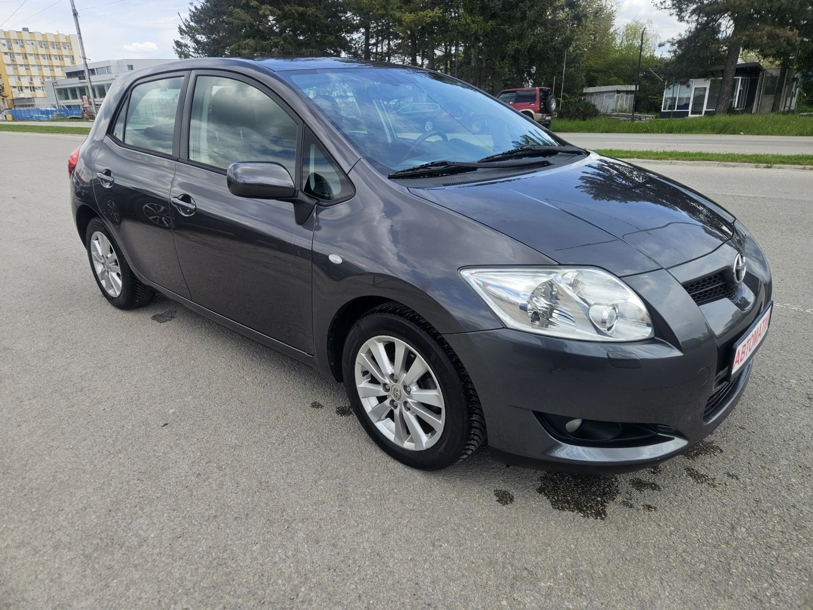 Toyota Auris 1.6 I avtomat  125 k.c., снимка 3 - Автомобили и джипове - 54388142