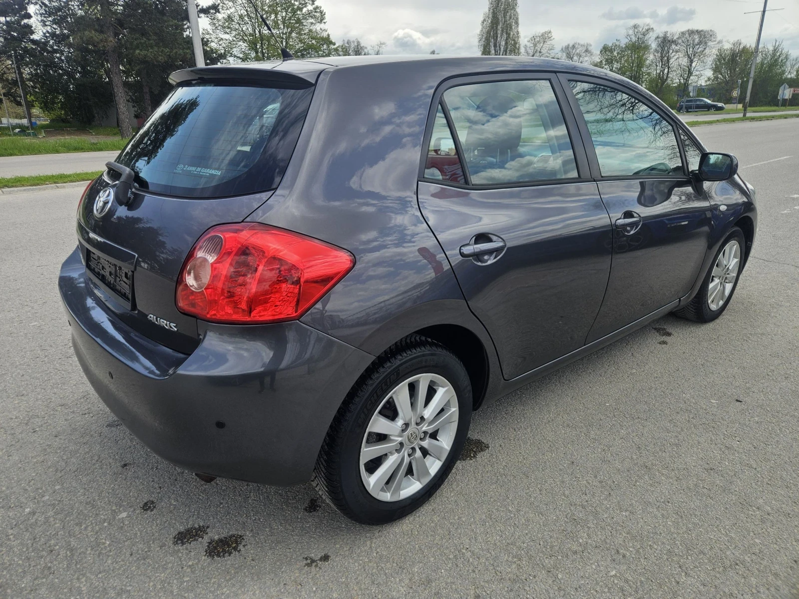 Toyota Auris 1.6 I avtomat  125 k.c., снимка 4 - Автомобили и джипове - 54388142