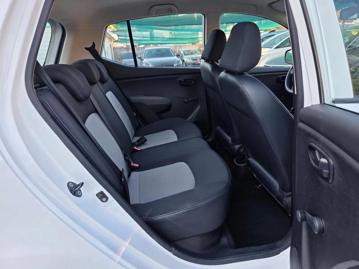 Hyundai I10 1.1i 66K.C. / 52800КМ / КЛИМАТИК / 2010 ГОДИНА, снимка 10 - Автомобили и джипове - 54461457