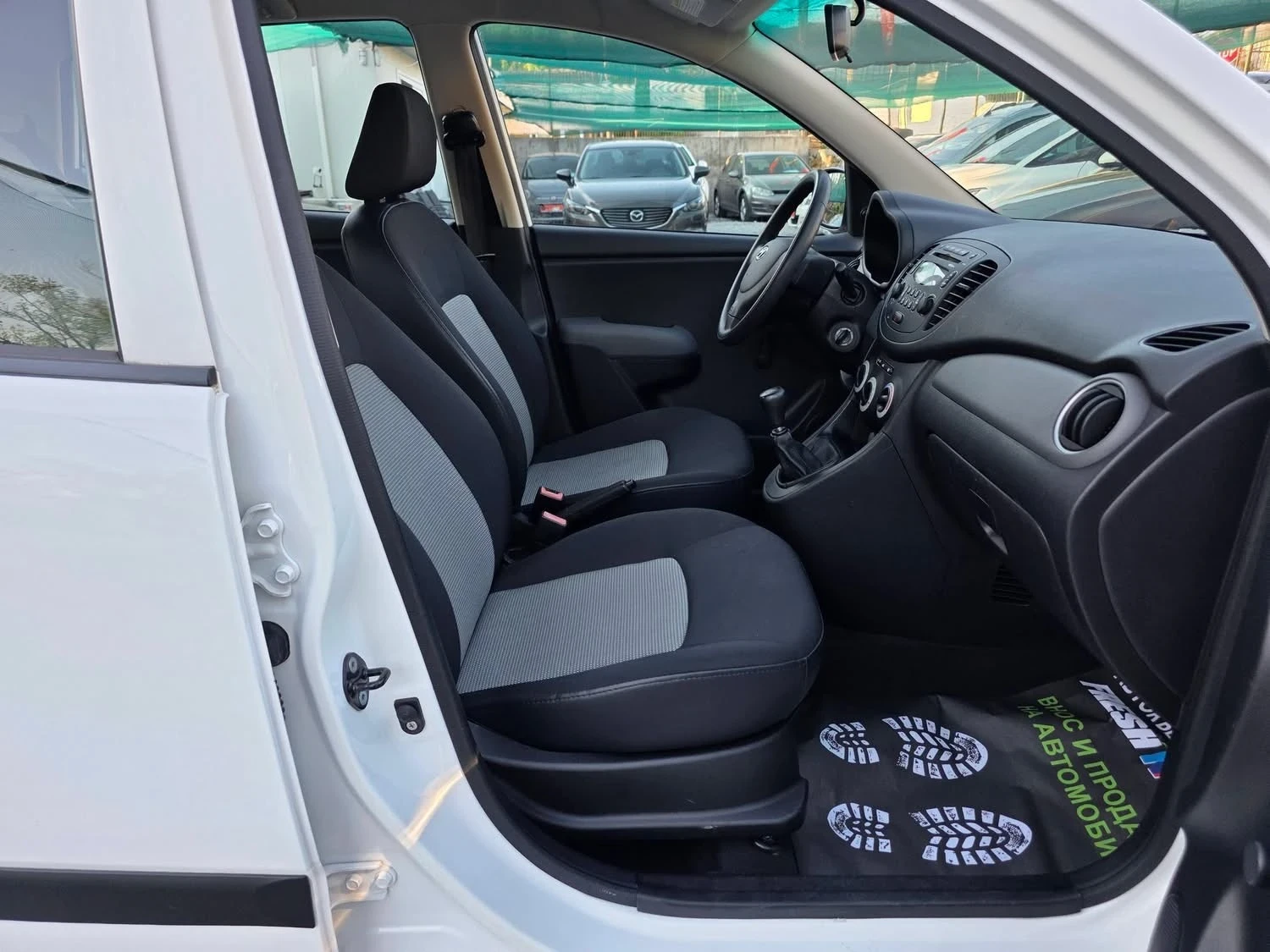 Hyundai I10 1.1i 66K.C. / 52800КМ / КЛИМАТИК / 2010 ГОДИНА, снимка 11 - Автомобили и джипове - 54461457