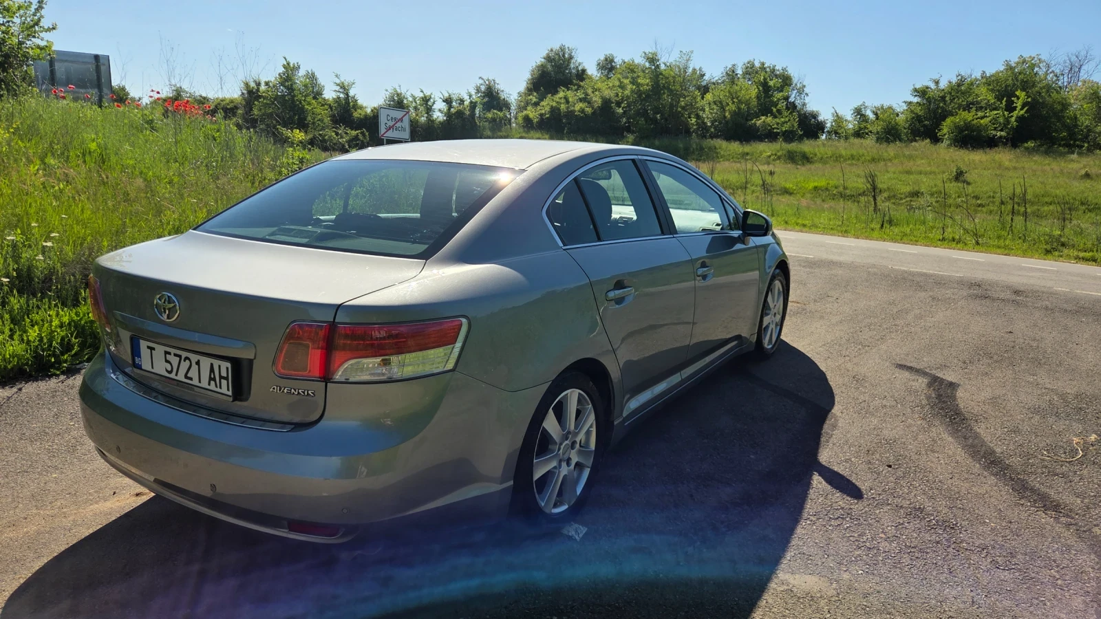 Toyota Avensis 1.8 , снимка 4 - Автомобили и джипове - 54934051