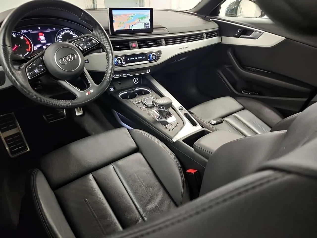 Audi A4  PROGRESSIV * CARFAX * БЕЗ ПЪРВОНАЧАЛНА ВНОСКА, снимка 10 - Автомобили и джипове - 55076276