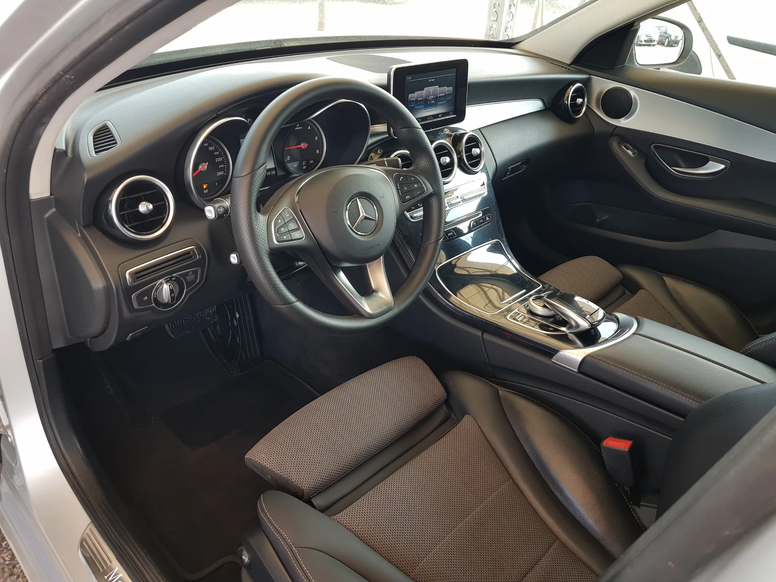 Mercedes-Benz C 220 D - 170 к.с. ПАНОРАМА EURO 6B /05/2016 г. ЛИЗИНГ, снимка 9 - Автомобили и джипове - 55391167