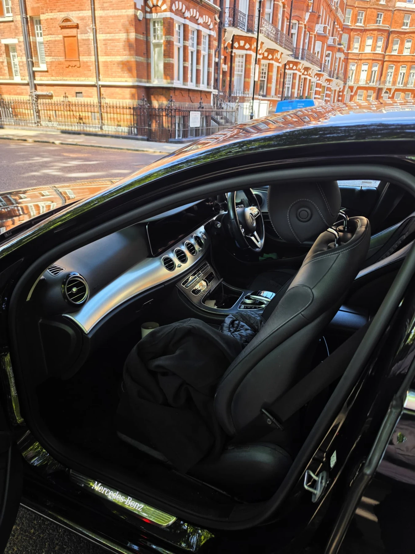 Mercedes-Benz E 220, снимка 7 - Автомобили и джипове - 55641895
