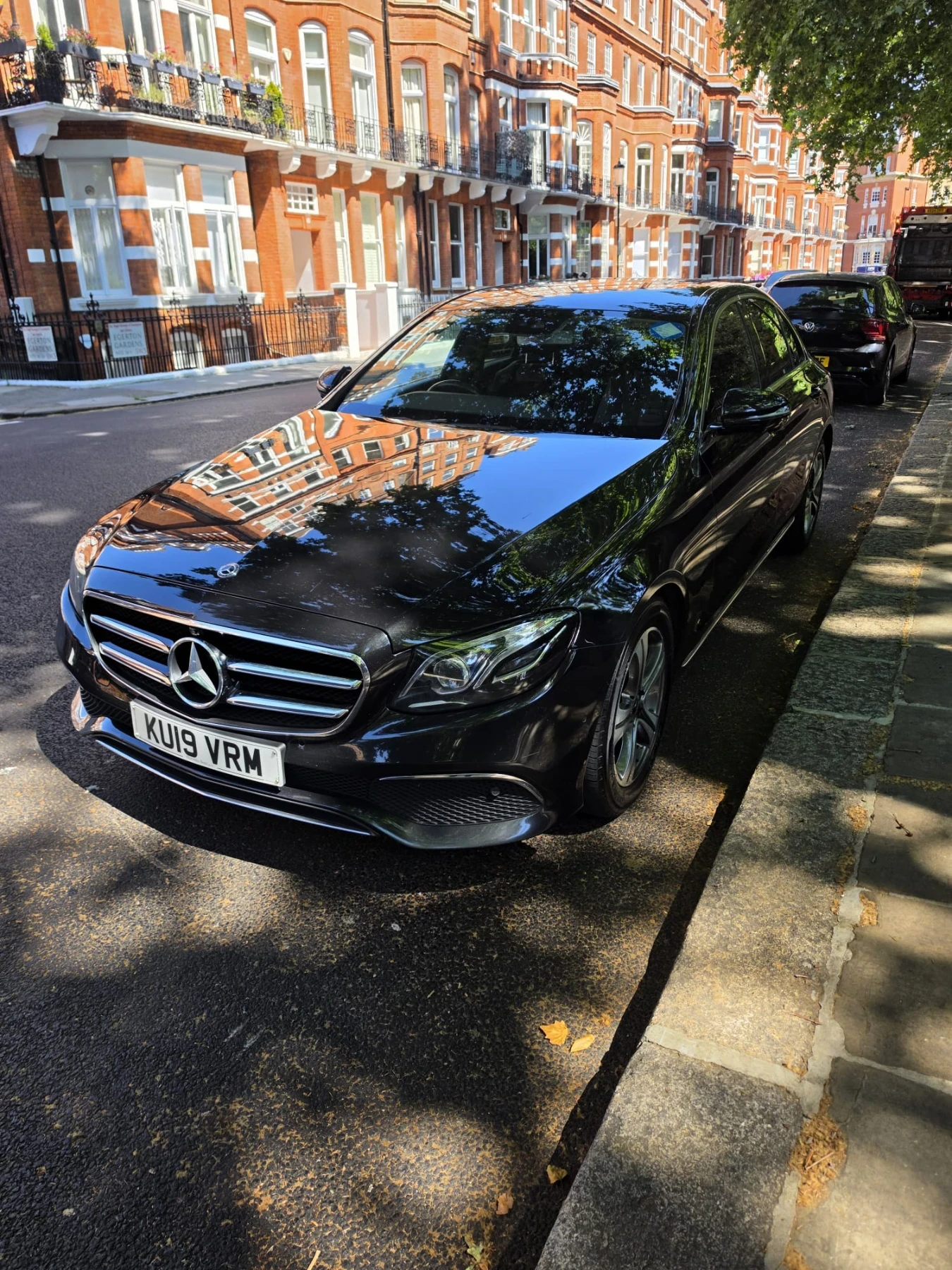 Mercedes-Benz E 220, снимка 2 - Автомобили и джипове - 55641895