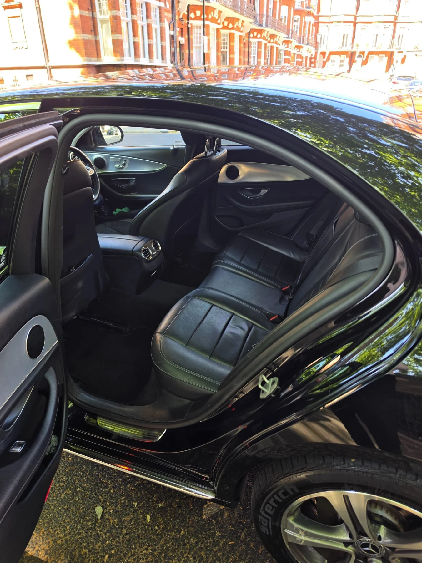 Mercedes-Benz E 220, снимка 6 - Автомобили и джипове - 55641895