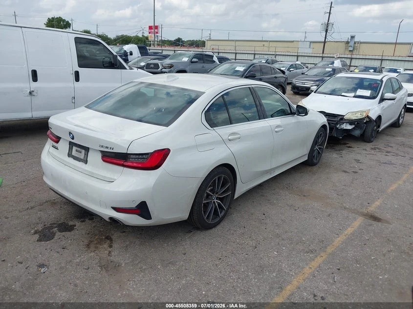 BMW 330 XDRIVE* ПОДГРЕВ* КАМЕРА* ШИБИДАХ* KEYLESS* , снимка 6 - Автомобили и джипове - 55789736