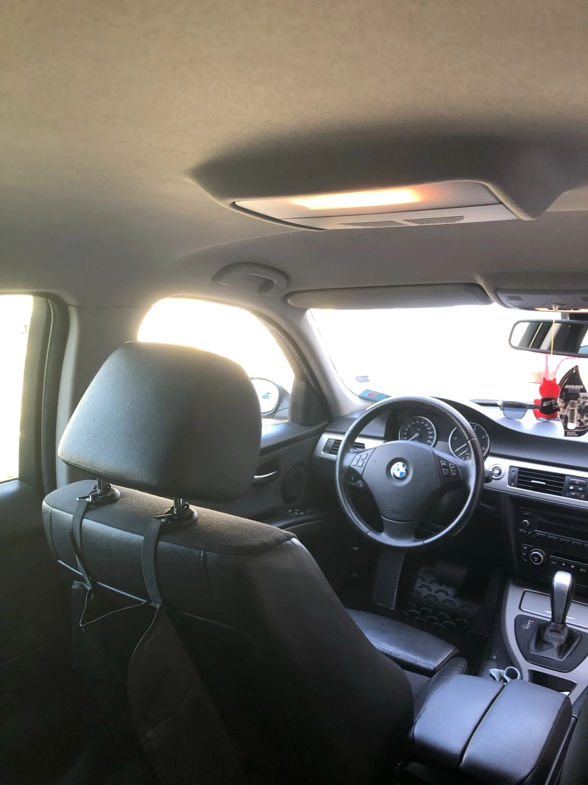 BMW 320 E91 Automat / RECARO / Angel Eyes / Cruise Control, снимка 13 - Автомобили и джипове - 56063855