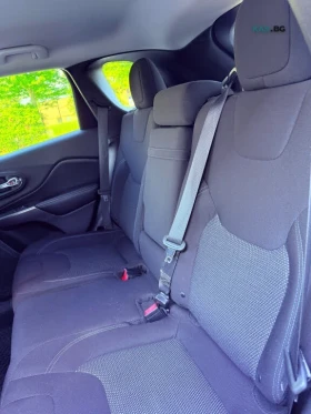 Jeep Cherokee Sport * АвтоКредит * (ЦЕНА ДО БГ), снимка 9