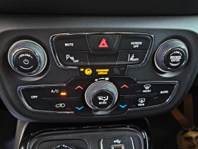 Jeep Compass LIMITED/4X4/DISTRON/LINE AS/BEATS/CAR PLAY/DSR/LIZ, снимка 12