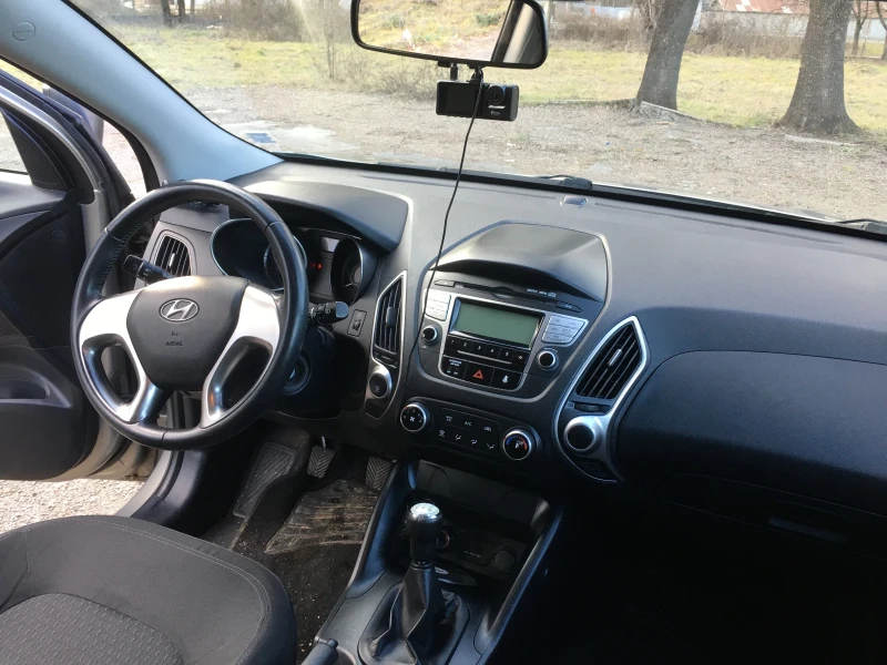 Hyundai IX35 2.0i, снимка 7 - Автомобили и джипове - 48948509