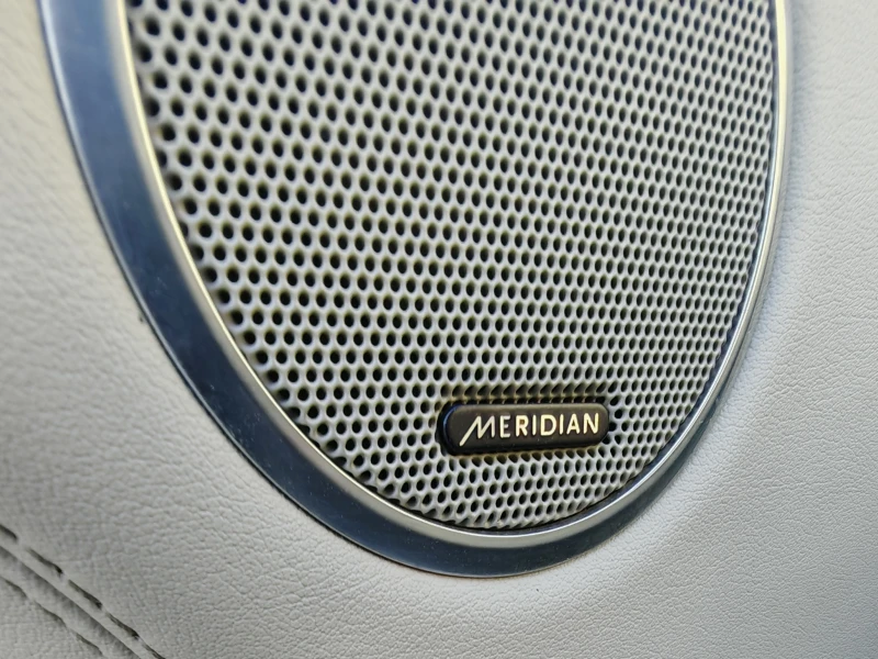 Land Rover Range rover Vogue SDV8* Meridian* Panorama, снимка 12 - Автомобили и джипове - 53269872